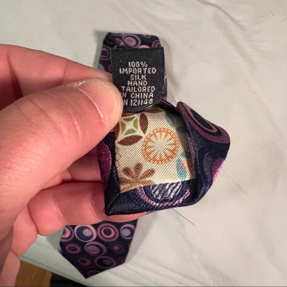 Ted Baker London Purple Circle Pattern 100% Imported Silk Tie - Picture 5 of 5